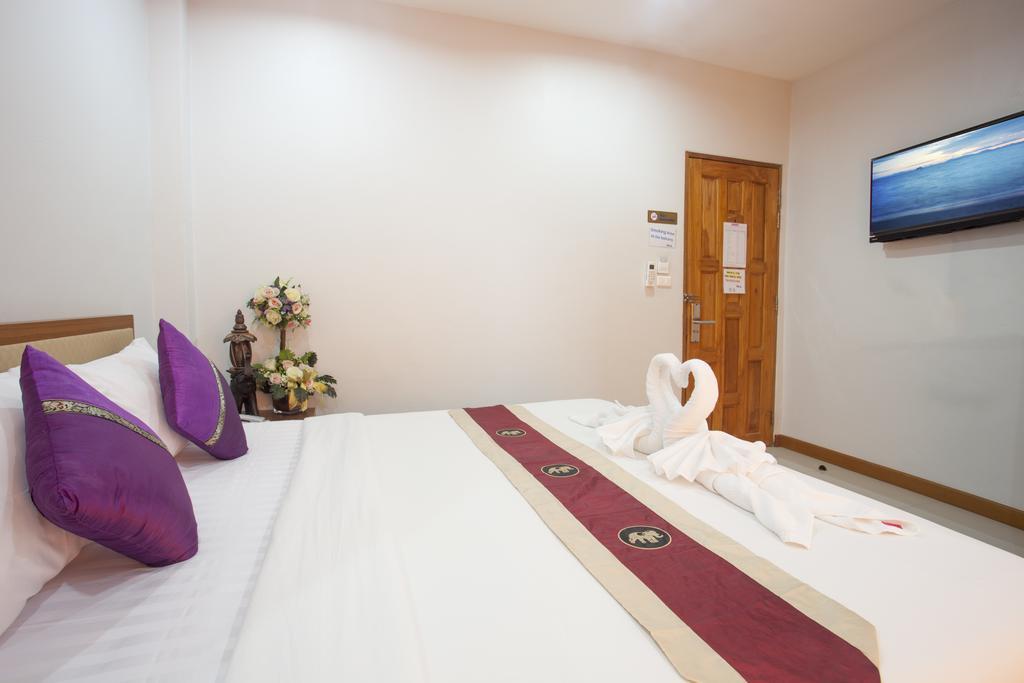 Hip Yaya Residences Patong Eksteriør bilde