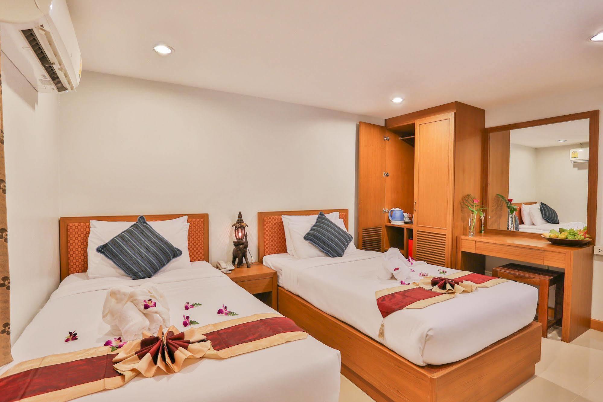Hip Yaya Residences Patong Eksteriør bilde