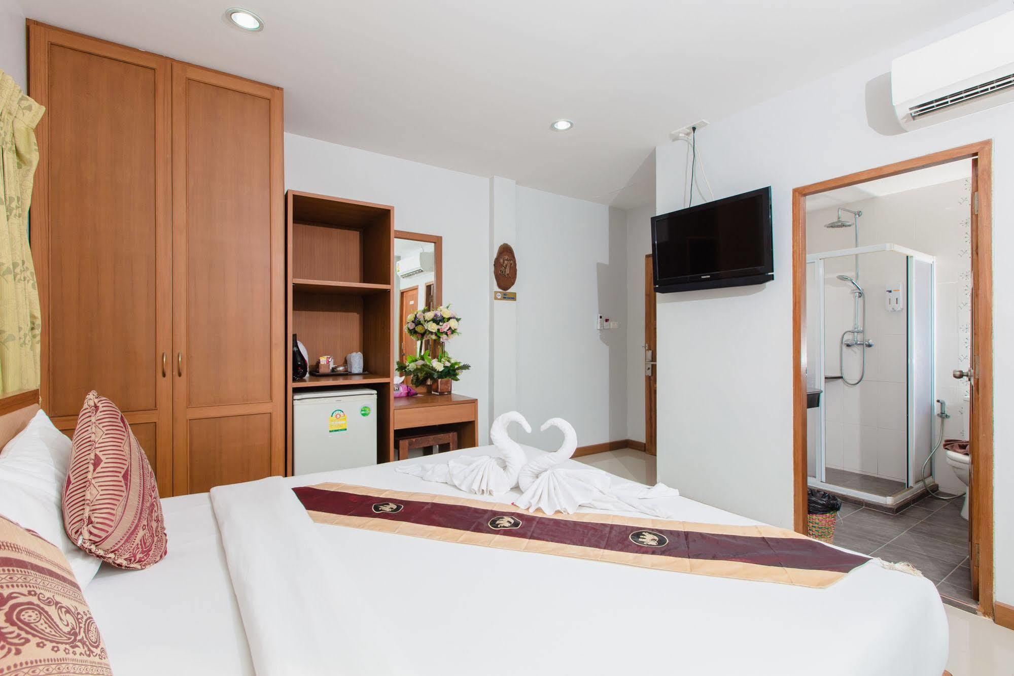 Hip Yaya Residences Patong Eksteriør bilde