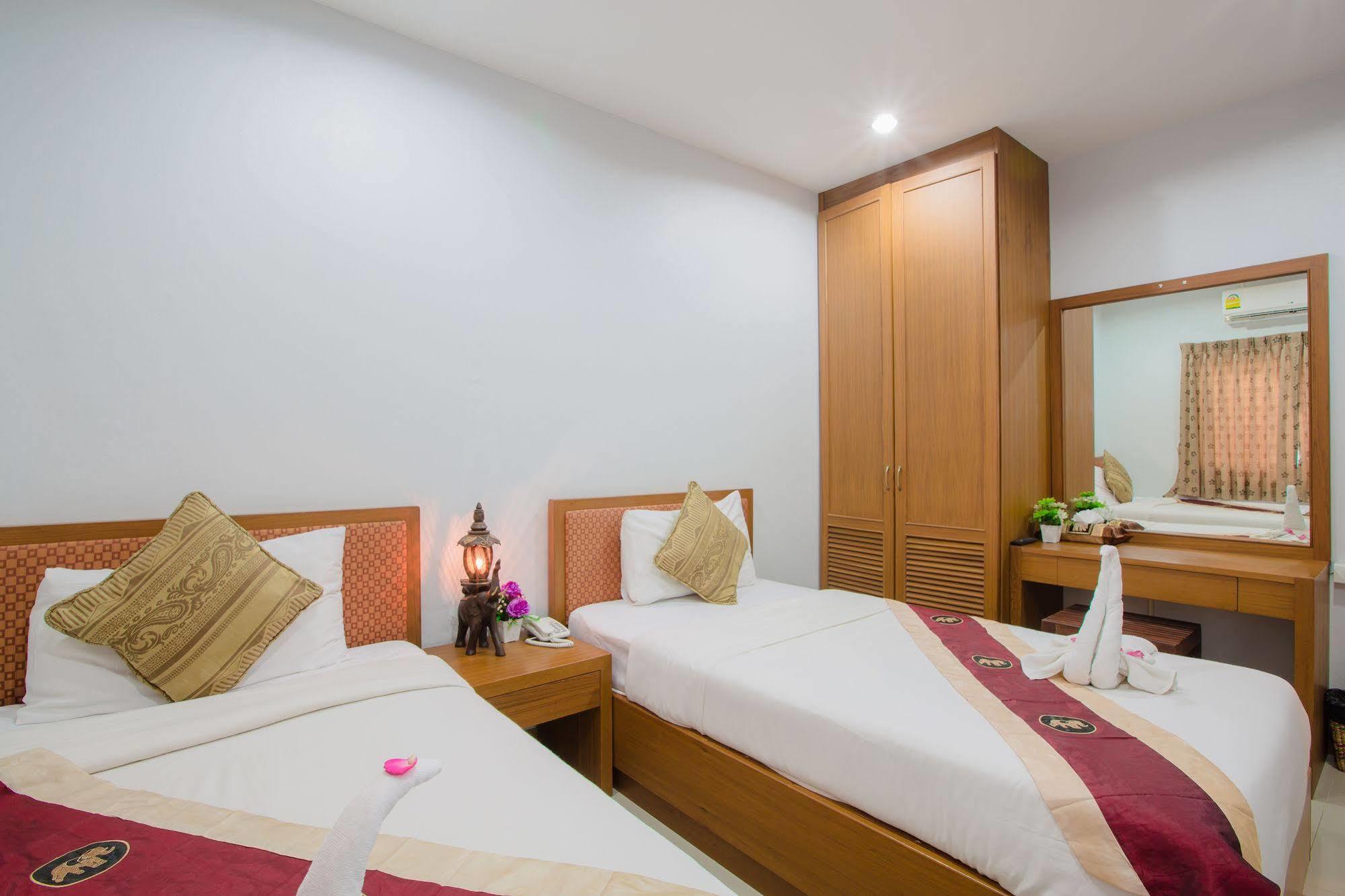 Hip Yaya Residences Patong Eksteriør bilde