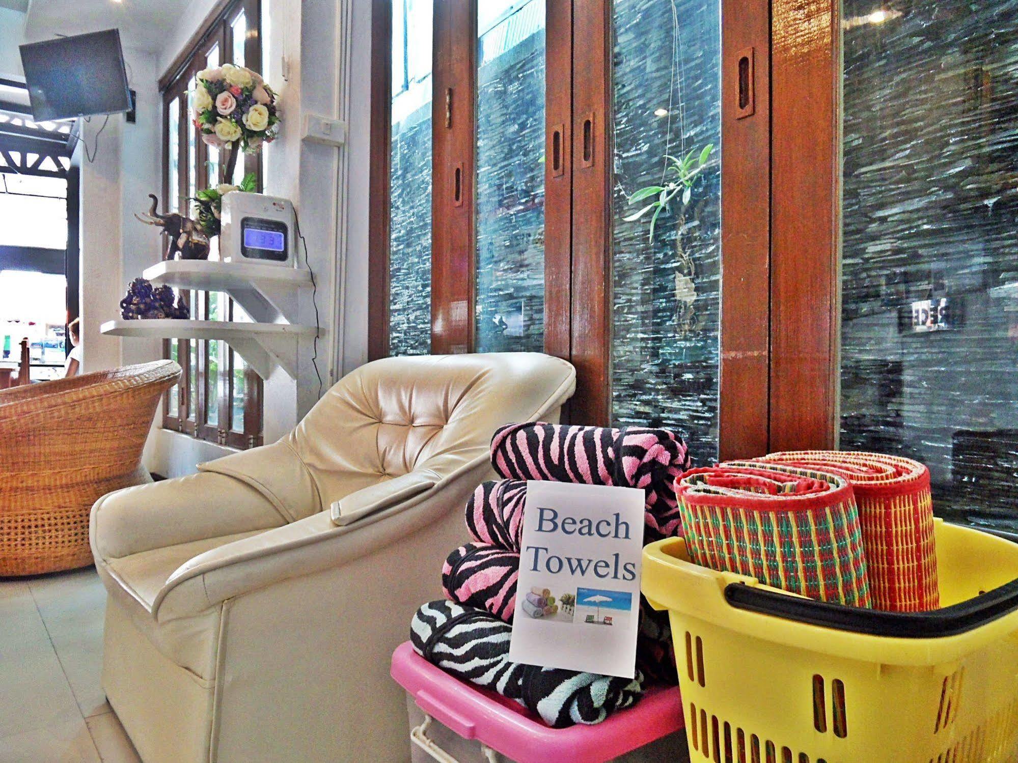 Hip Yaya Residences Patong Eksteriør bilde